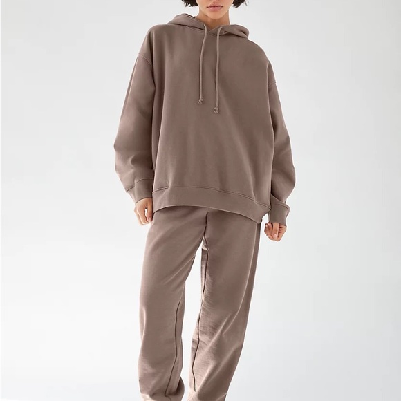 Aritzia TNA Taupe Boyfriend Hoodie - Picture 2 of 7